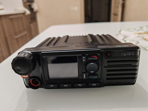 Продам Hytera MD785U