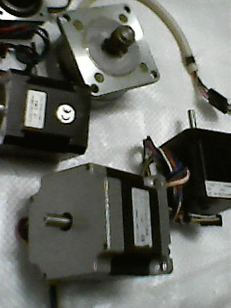 Продам шаговые двигатели разные.ферриты ТДКС