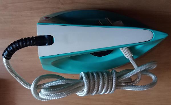 Продам электро утюг