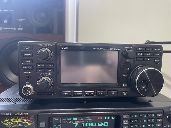 Продам Icom 7300