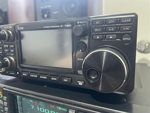 Продам Icom 7300