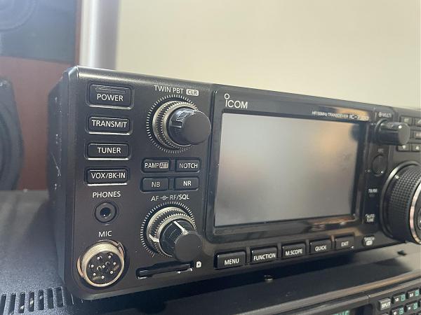 Продам Icom 7300