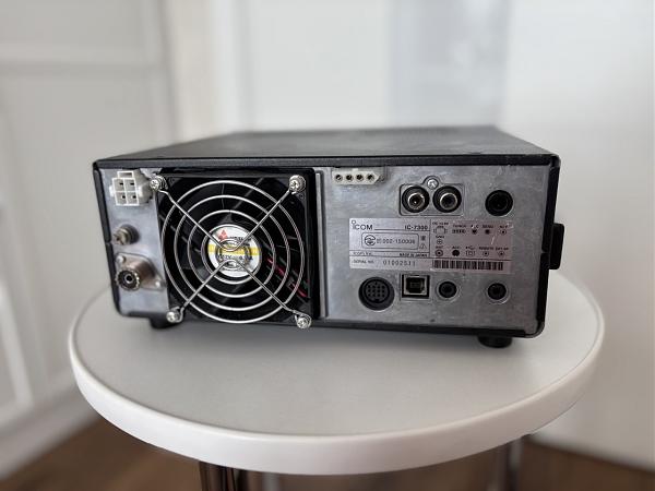 Продам Трансивер IC7300