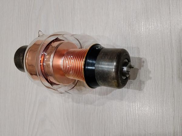 Продам Вакуумный конденсатор 10-500 пФ 10 кв