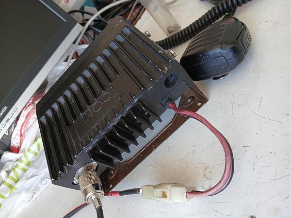 Продам Icom F - 110S