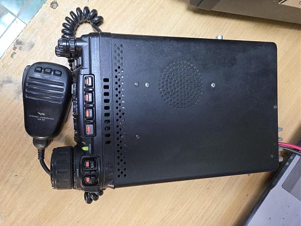 Продам Трансивер Yaesu FT857D