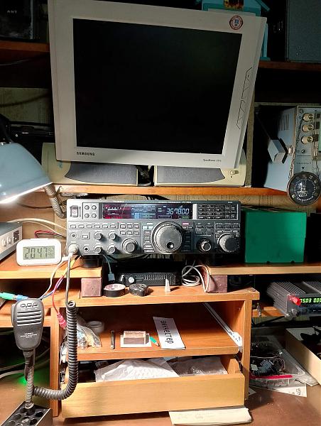 Продам FT - 950 c панорамой по пч Гибридный трансивер