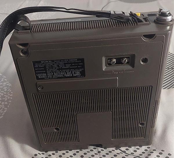 Продам Радиоприемник Сони icf-5900
