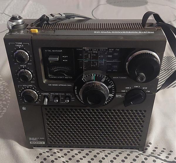 Продам Радиоприемник Сони icf-5900