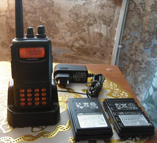 Продам Yaesu FT-60R