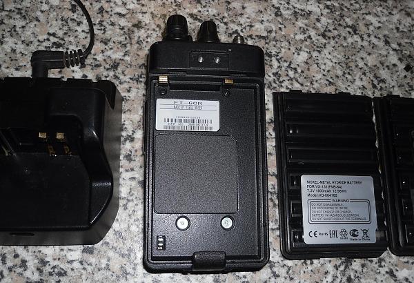 Продам Yaesu FT-60R