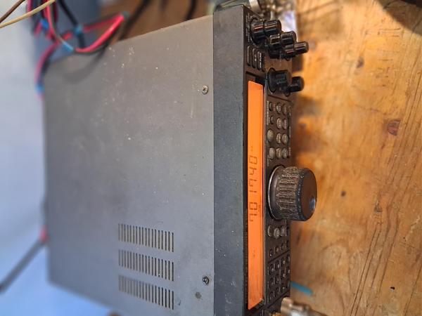 Продам УМ Р140, Kenwood TS570D, БП