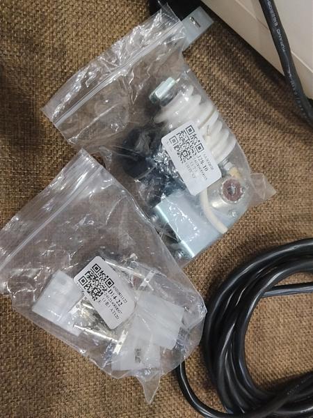 Продам Автоматический антенный тюнер ICOM AH-4