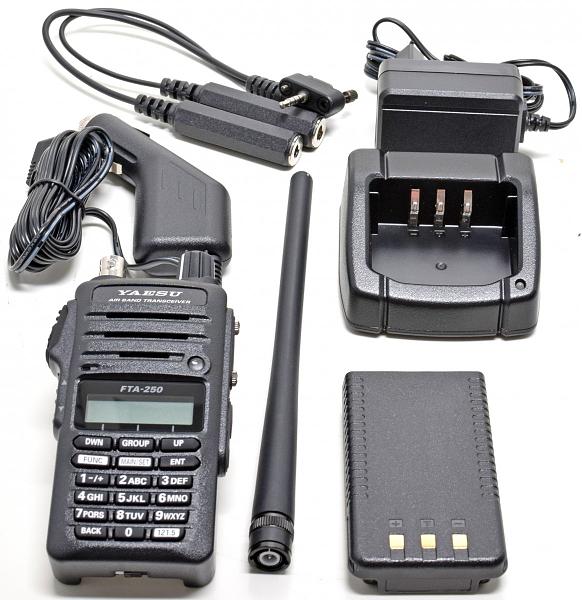 Продам Портативная авиационная радиостанция Yaesu FTA250L