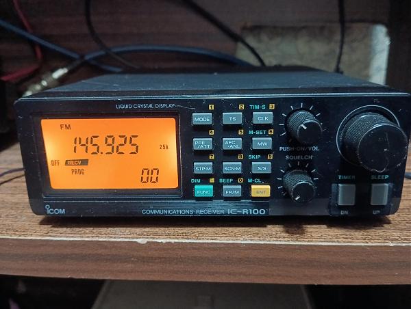 Продам Icom-R100