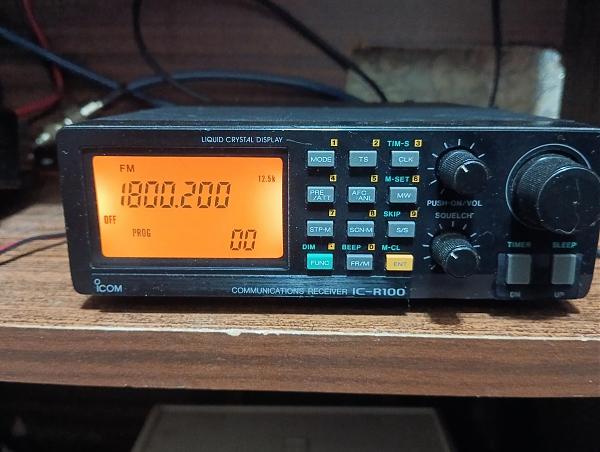 Продам Icom-R100