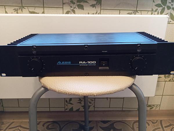 Продам усилитель ALESIS