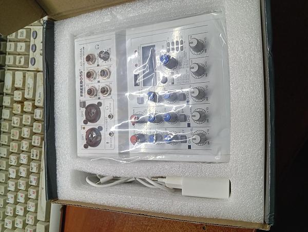 Продам Приставка Freeboss AG-AS04A