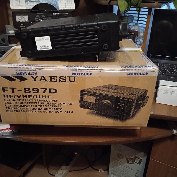 Продам КВ/УКВ трансивер FT-897D