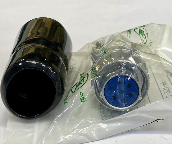 Продам Разъемы NJC-207-PF (7 pin) от Yaesu