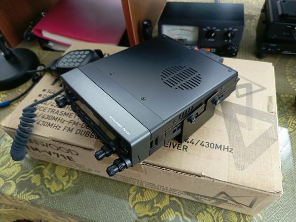 Продам Радиостанция Kenwood TM-V71E