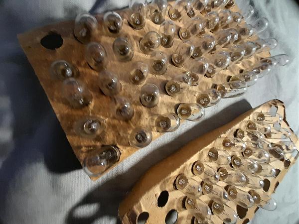 Продам Лампы накаливания 28v, 4.8 w