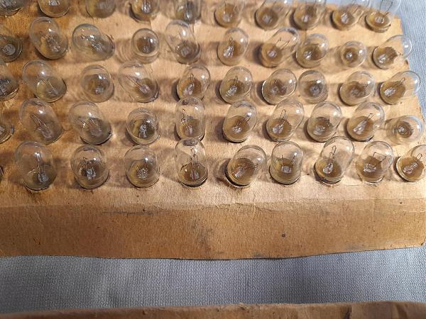 Продам Лампы накаливания 28v, 4.8 w